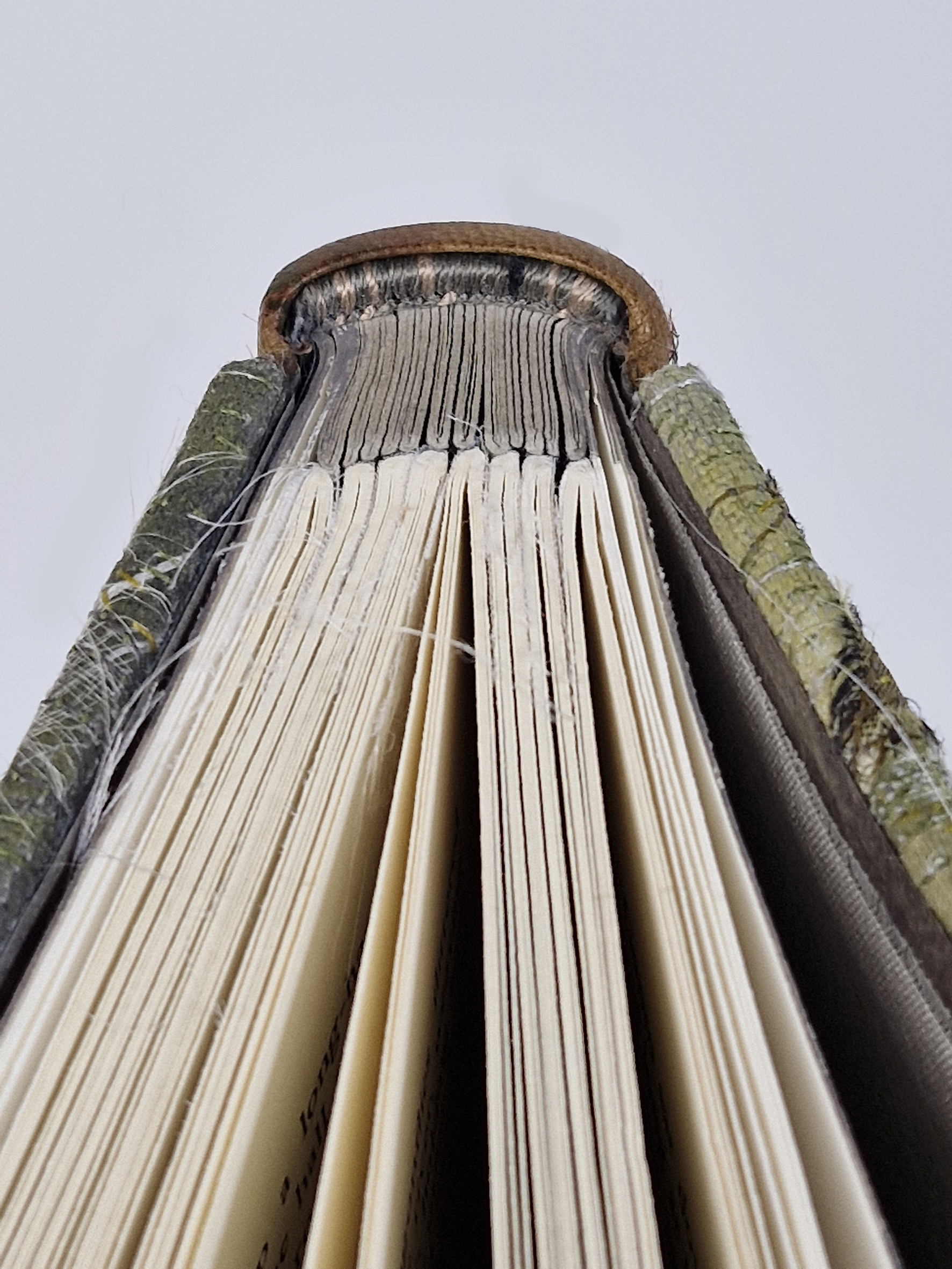 endband Mary binding 